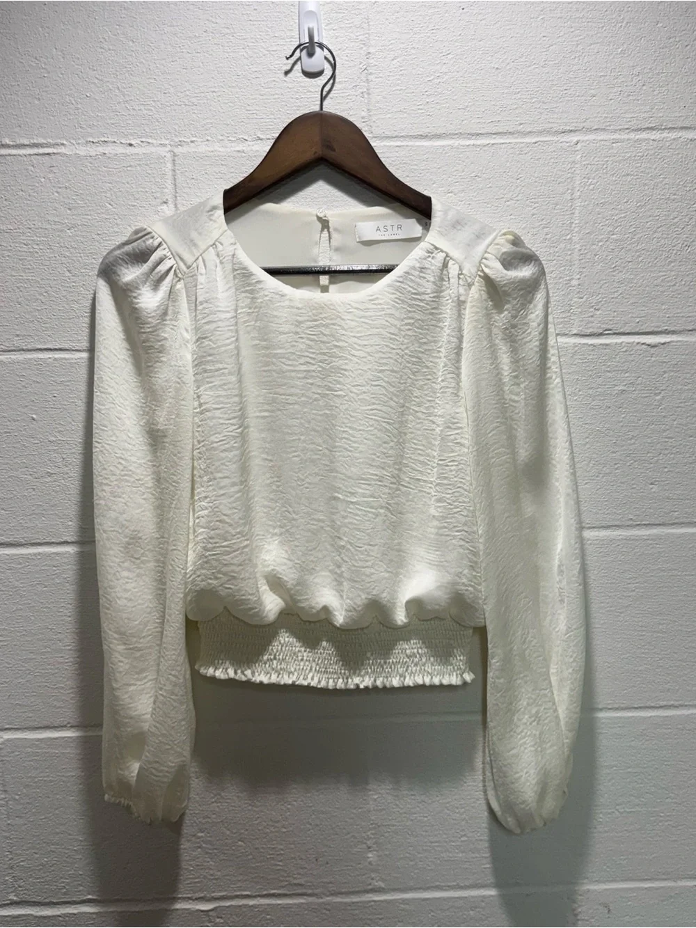 ASTR The Label Ivory Puff Sleeve Cropped Blouse XS - Picture 1 of 5